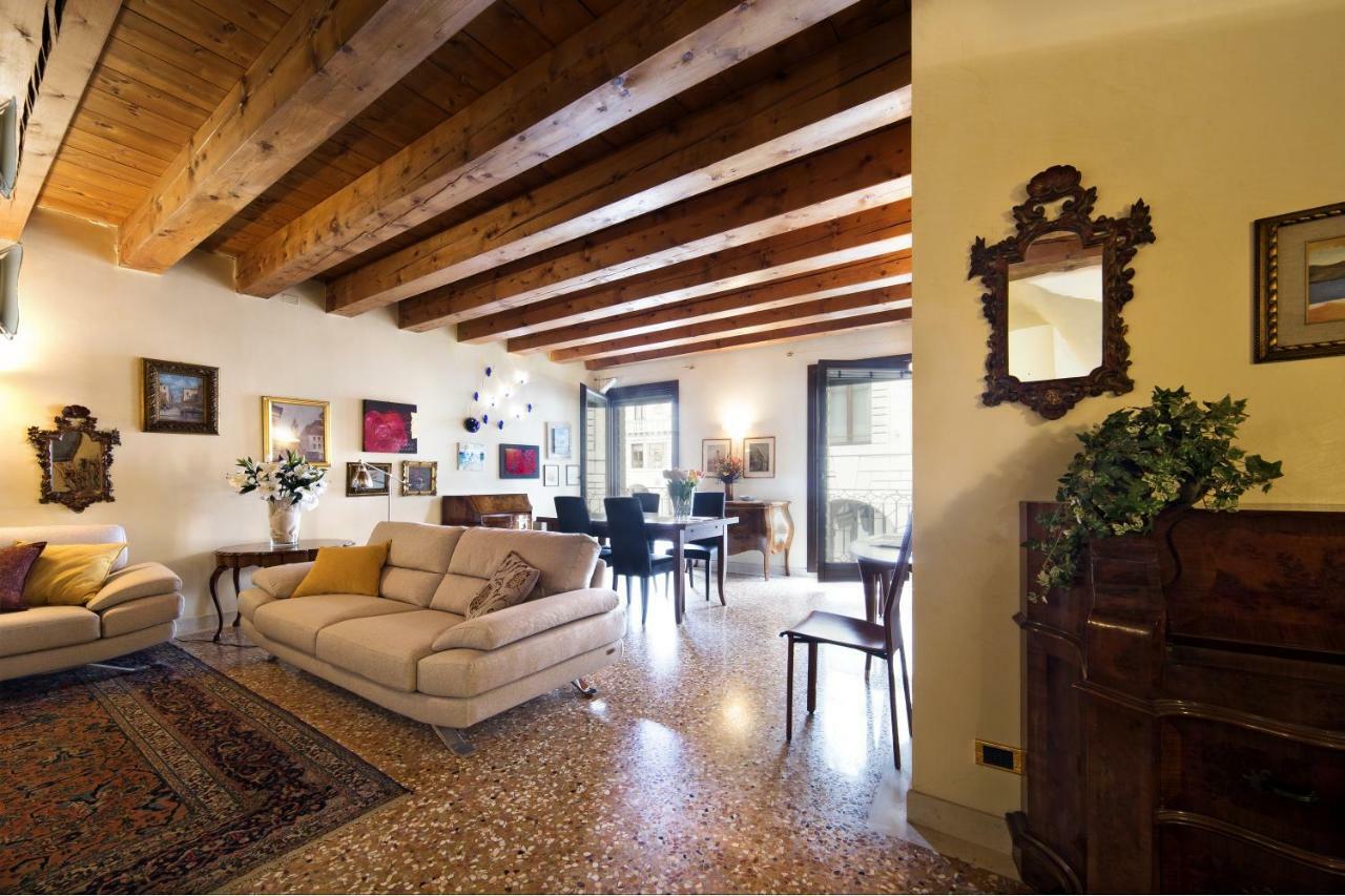 Padovaresidence Apartments - Vista Piazza Delle Erbe E Palazzo Della Ragione Buitenkant foto